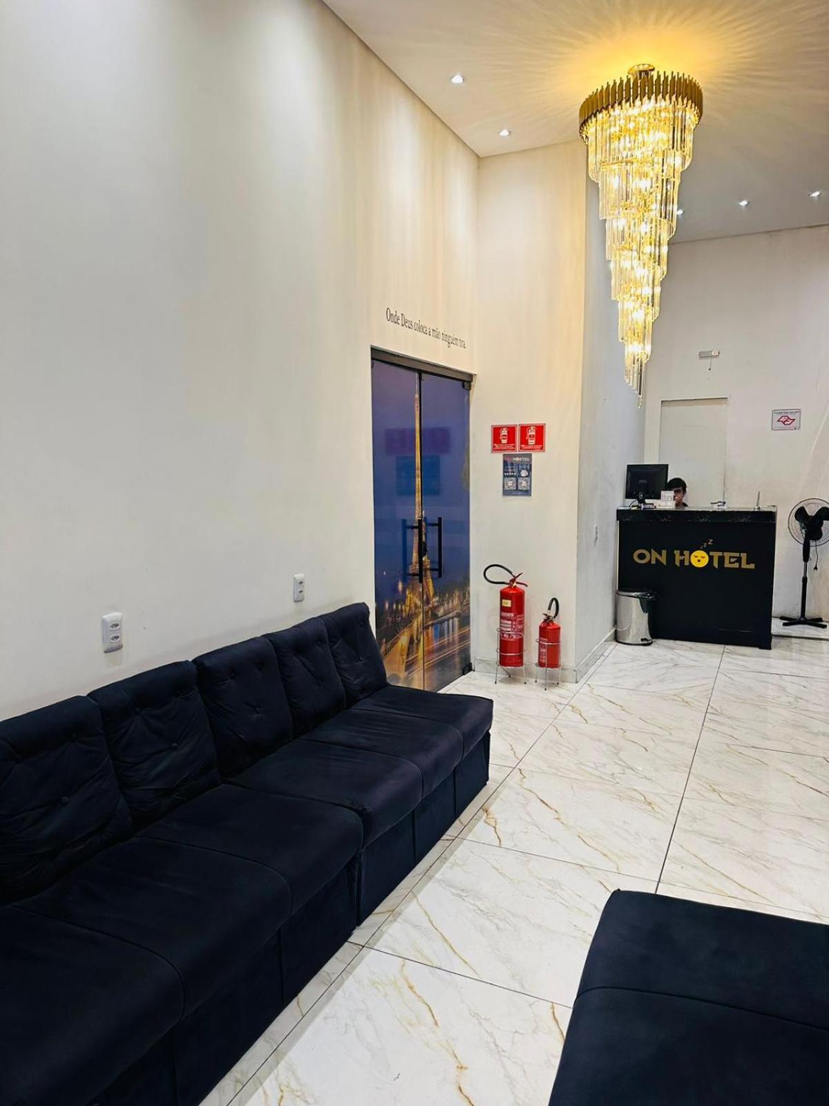 On Park Hotel E Estacionamento Traslado Γκουαρούλιος Εξωτερικό φωτογραφία
